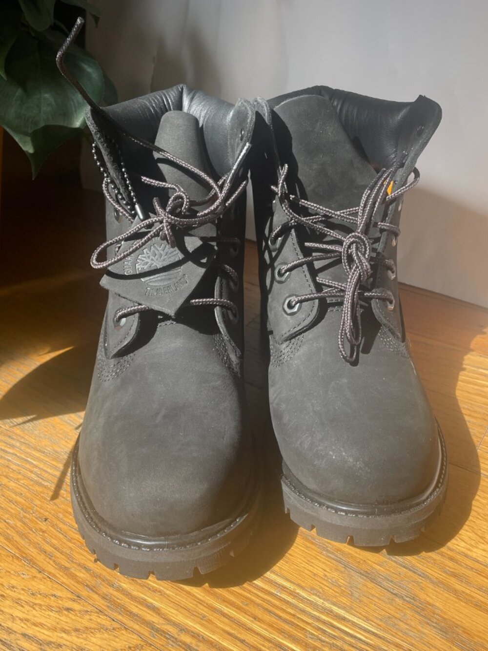 Timberland Premium 6-Inch Waterproof Boots in Black Nubuck Size 6 - Picture 2 of 9